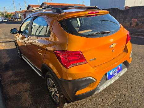 CHEVROLET Onix Hatch 1.4 4P FLEX ACTIV AUTOM�TICO, Foto 4