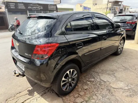 CHEVROLET Onix Hatch 1.4 4P FLEX LTZ AUTOM�TICO, Foto 3