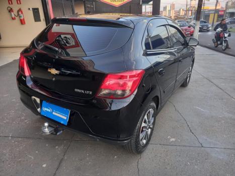 CHEVROLET Onix Hatch 1.4 4P FLEX LT, Foto 4