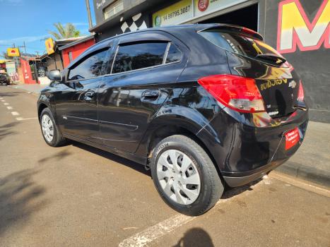 CHEVROLET Onix Hatch 1.4 4P FLEX LT, Foto 5