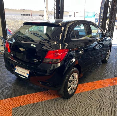 CHEVROLET Onix Hatch 1.4 4P FLEX LT, Foto 4