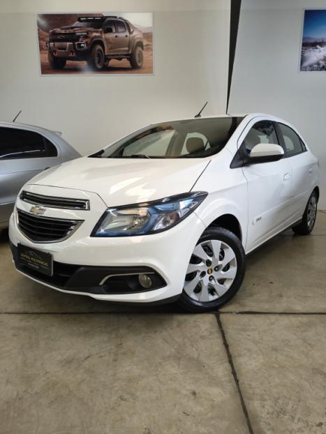 CHEVROLET Onix Hatch 1.4 4P FLEX LT, Foto 2