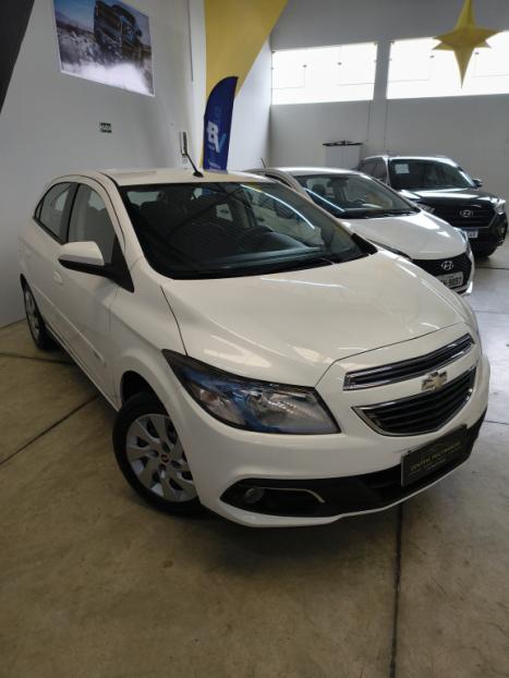 CHEVROLET Onix Hatch 1.4 4P FLEX LT, Foto 3