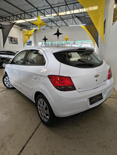 CHEVROLET Onix Hatch 1.4 4P FLEX LT, Foto 6