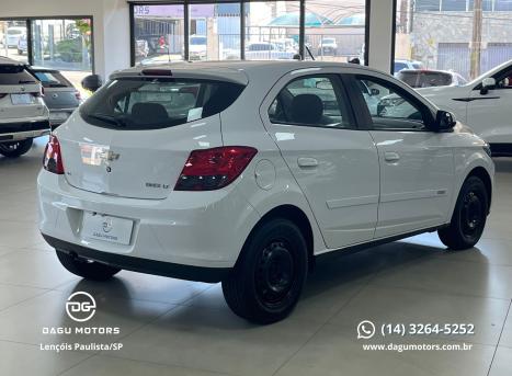 CHEVROLET Onix Hatch 1.4 4P FLEX LT, Foto 4