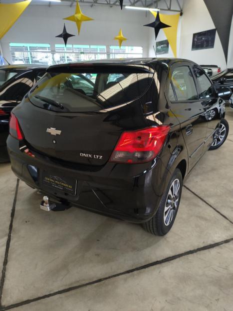 CHEVROLET Onix Hatch 1.4 4P FLEX LTZ AUTOM�TICO, Foto 8