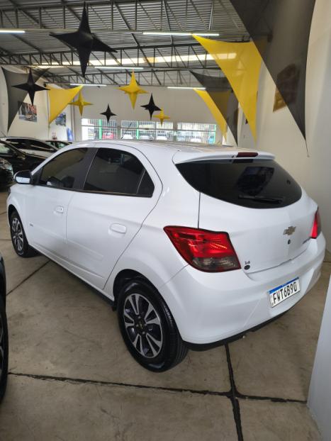 CHEVROLET Onix Hatch 1.4 4P FLEX LTZ, Foto 6