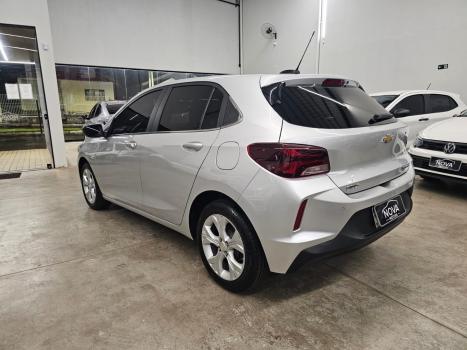 CHEVROLET Onix Hatch 1.0 12V 4P FLEX PREMIER TURBO AUTOMÁTICO, Foto 4