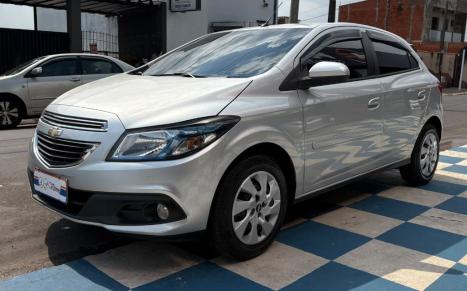 CHEVROLET Onix Hatch 1.4 4P FLEX LT, Foto 3