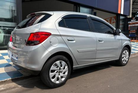 CHEVROLET Onix Hatch 1.4 4P FLEX LT, Foto 4