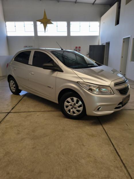 CHEVROLET Onix Hatch 1.0 4P FLEX LT, Foto 4