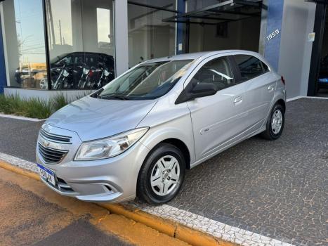 CHEVROLET Onix Sedan 1.0 4P FLEX LT, Foto 2