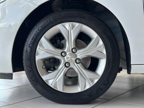 CHEVROLET Onix Sedan 1.0 12V 4P FLEX PREMIER PLUS TURBO AUTOM�TICO, Foto 12