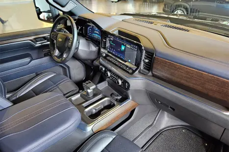 CHEVROLET Silverado 5.3 V8 1500 HIGH COUNTRY CABINE DUPLA 4X4 AUTOM�TICO, Foto 14