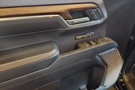 CHEVROLET Silverado 5.3 V8 1500 HIGH COUNTRY CABINE DUPLA 4X4 AUTOM�TICO, Foto 16