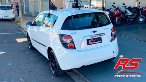 CHEVROLET Sonic Hatch 1.6 16V 4P LTZ FLEX AUTOMÁTICO, Foto 5 CHEVROLET Sonic Hatch 1.6 16V 4P LTZ FLEX AUTOMÁTICO, Foto 5