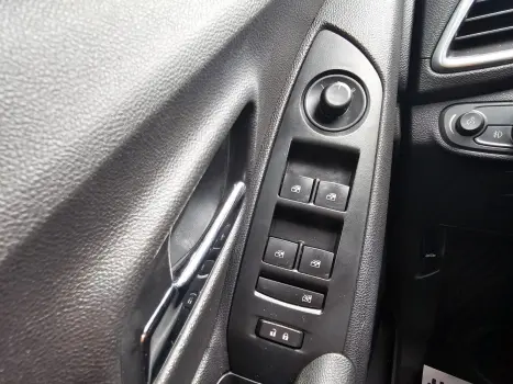 CHEVROLET Tracker 1.4 16V 4P FLEX LTZ TURBO AUTOMÁTICO, Foto 8 CHEVROLET Tracker 1.4 16V 4P FLEX LTZ TURBO AUTOMÁTICO, Foto 8