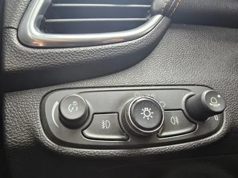 CHEVROLET Tracker 1.4 16V 4P FLEX LTZ TURBO AUTOMÁTICO, Foto 9 CHEVROLET Tracker 1.4 16V 4P FLEX LTZ TURBO AUTOMÁTICO, Foto 9