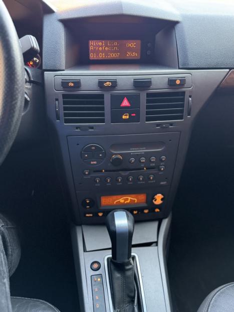 CHEVROLET Vectra Sedan 2.0 4P ELITE AUTOMÁTICO, Foto 9 CHEVROLET Vectra Sedan 2.0 4P ELITE AUTOMÁTICO, Foto 9