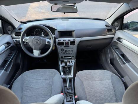CHEVROLET Vectra Sedan 2.0 4P ELEGANCE, Foto 6 CHEVROLET Vectra Sedan 2.0 4P ELEGANCE, Foto 6