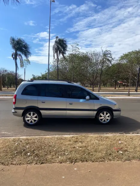 CHEVROLET Zafira 2.0 4P ELITE FLEX 7 LUGARES AUTOMÁTICO, Foto 6 CHEVROLET Zafira 2.0 4P ELITE FLEX 7 LUGARES AUTOMÁTICO, Foto 6