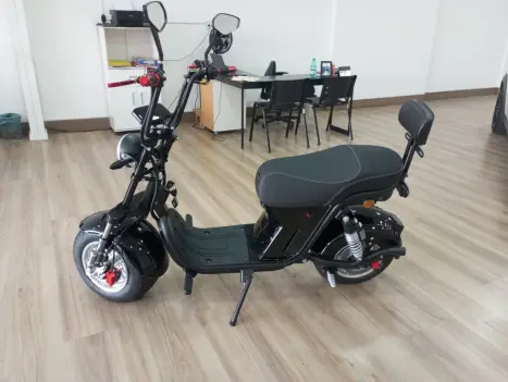 Chin�s & Cia 800 W BATERIA L�TIO, Foto 3