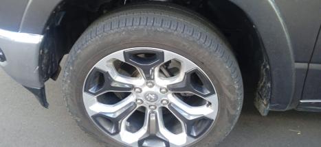 DODGE Ram 5.7 V8 32V 4P HEMI LARAMIE NIGHT EDITION 4X4 AUTOM�TICO, Foto 18