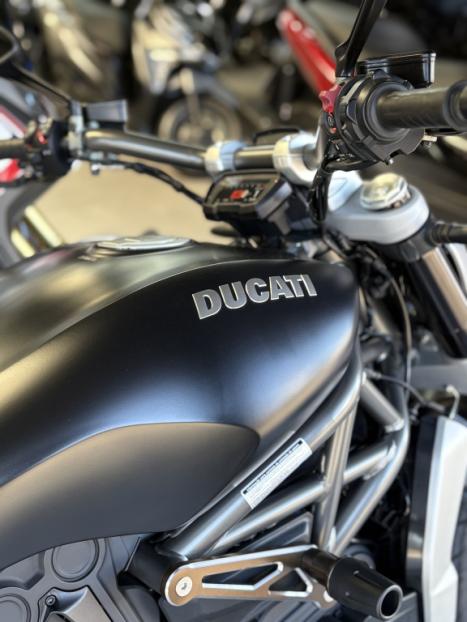 DUCATI Diavel 1200 CARBON, Foto 3