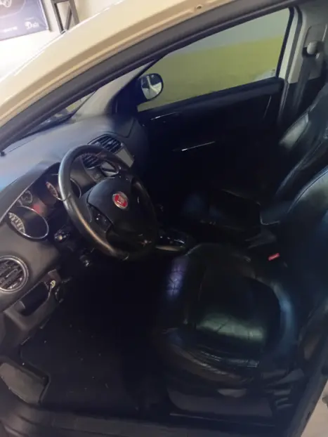 FIAT Bravo 1.8 16V 4P FLEX SPORTING DUALOGIC AUTOMATIZADO, Foto 4 FIAT Bravo 1.8 16V 4P FLEX SPORTING DUALOGIC AUTOMATIZADO, Foto 4