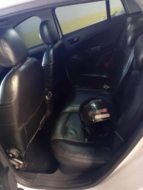 FIAT Bravo 1.8 16V 4P FLEX SPORTING DUALOGIC AUTOMATIZADO, Foto 6 FIAT Bravo 1.8 16V 4P FLEX SPORTING DUALOGIC AUTOMATIZADO, Foto 6