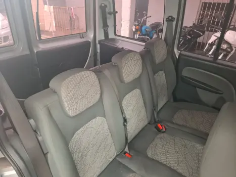 FIAT Doblo 1.8 16V 4P FLEX ESSENCE 7 LUGARES, Foto 3
