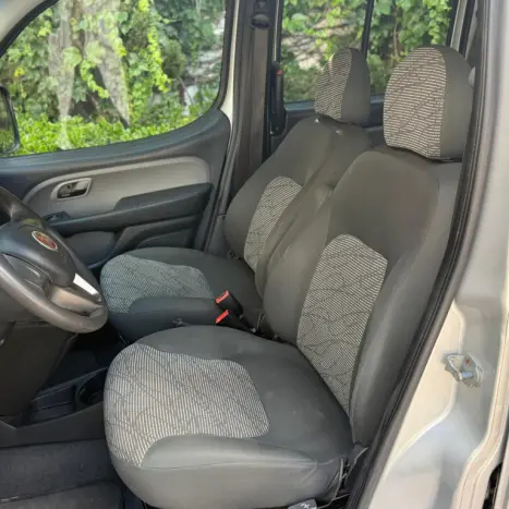 FIAT Doblo 1.8 16V 4P FLEX ESSENCE 7 LUGARES, Foto 10