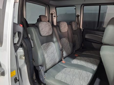 FIAT Doblo 1.8 16V 4P FLEX ESSENCE 7 LUGARES, Foto 4