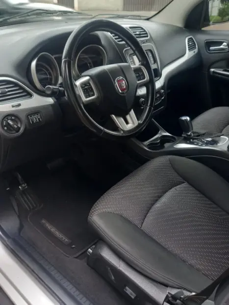 FIAT Freemont 2.4 16V 4P PRECISION AUTOMÁTICO 7 LUGARES, Foto 10