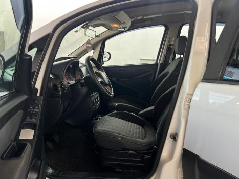 FIAT Idea 1.8 16V 4P ADVENTURE FLEX, Foto 10