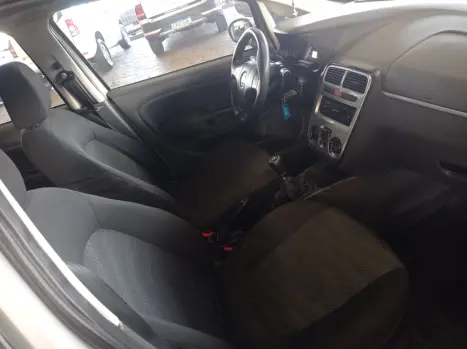 FIAT Punto 1.4 FLEX 4P, Foto 15