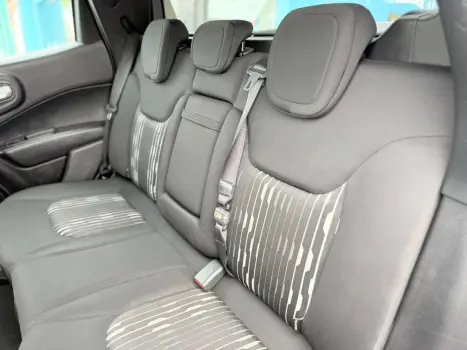 FIAT Toro 1.8 16V 4P FLEX FREEDOM AUTOM�TICO, Foto 13