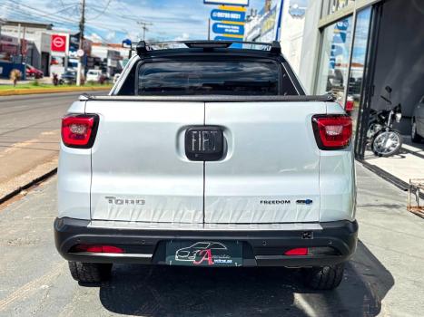 FIAT Toro 1.8 16V 4P FLEX FREEDOM AUTOM�TICO, Foto 4