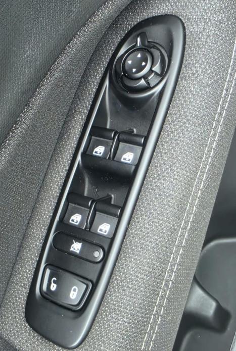 FIAT Toro 1.8 16V 4P FLEX FREEDOM AUTOM�TICO, Foto 9