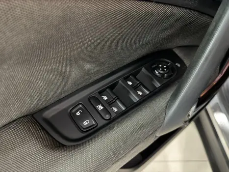 FIAT Toro 1.8 16V 4P FLEX FREEDOM AUTOMÁTICO, Foto 8