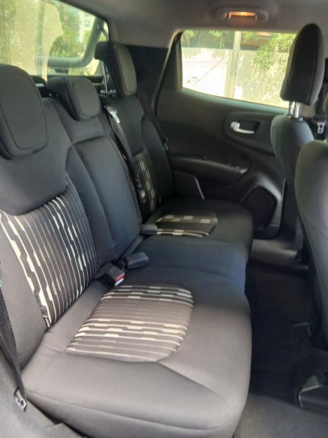 FIAT Toro 1.8 16V 4P FLEX FREEDOM AUTOMÁTICO, Foto 9