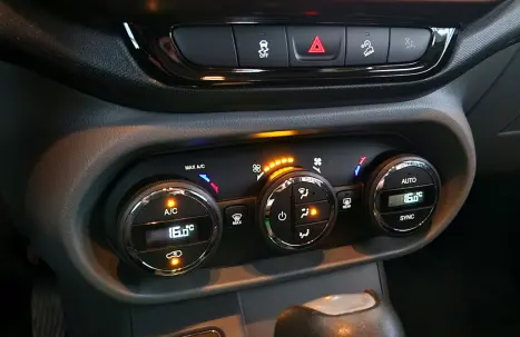 FIAT Toro 2.0 16V 4P VOLCANO 4WD TURBO DIESEL AUTOM�TICO, Foto 17