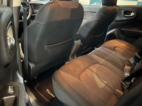 FIAT Toro 2.4 16V 4P MULTIAIR FLEX VOLCANO AUTOM�TICO, Foto 9