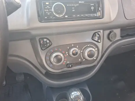 FIAT Uno 1.0 FLEX VIVACE CELEBRATION, Foto 4