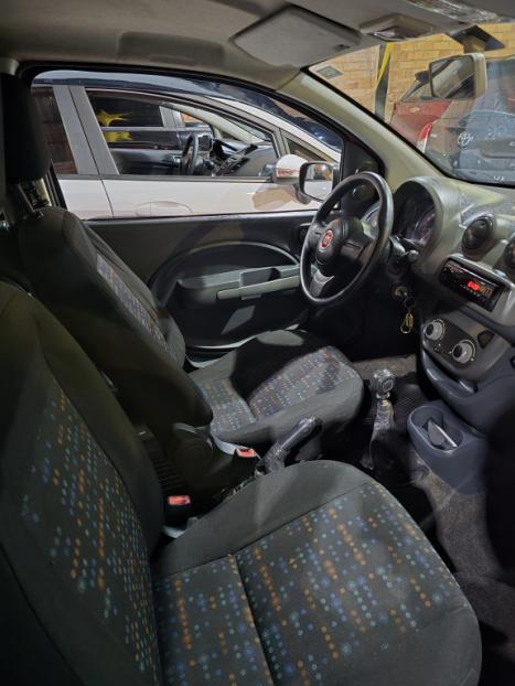 FIAT Uno 1.0 FLEX VIVACE, Foto 4
