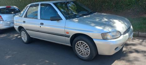 FORD Escort 1.8 4P GL, Foto 4