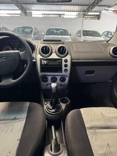 FORD Fiesta Hatch 1.6 4P, Foto 10