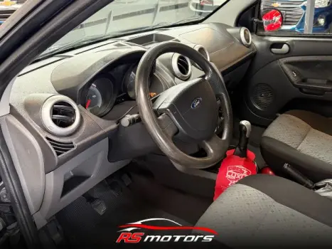 FORD Fiesta Hatch 1.6 CLASS, Foto 8