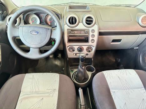 FORD Fiesta Hatch 1.6, Foto 6