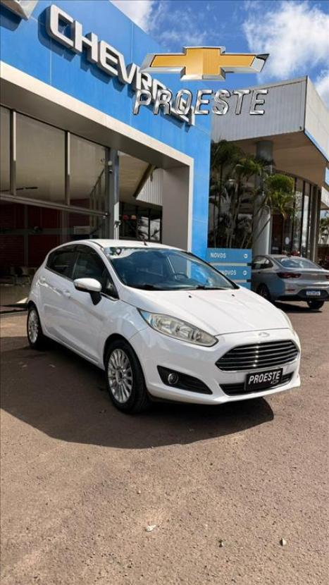 FORD Fiesta Hatch 1.6 16V 4P FLEX TITANIUM POWERSHIFT AUTOM�TICO, Foto 2